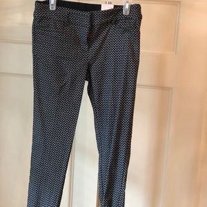 Crop Black and White pattern pants